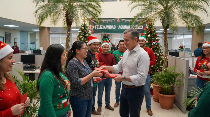 A festive holiday scene in Costa Rica, with a business owner confidently handing out aguinaldo bonuses to happy employees.